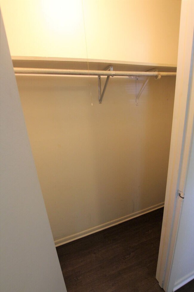 Building Photo - COMING SOON! 2 Bedroom 1 Bath Duplex in West Tyler!