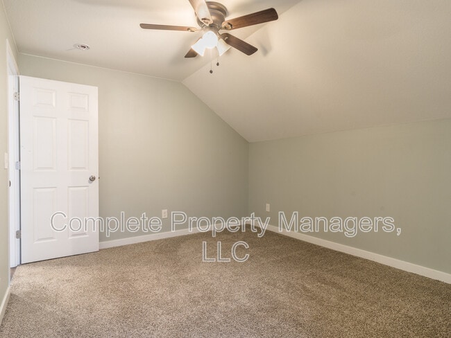 Building Photo - 103 Main St E