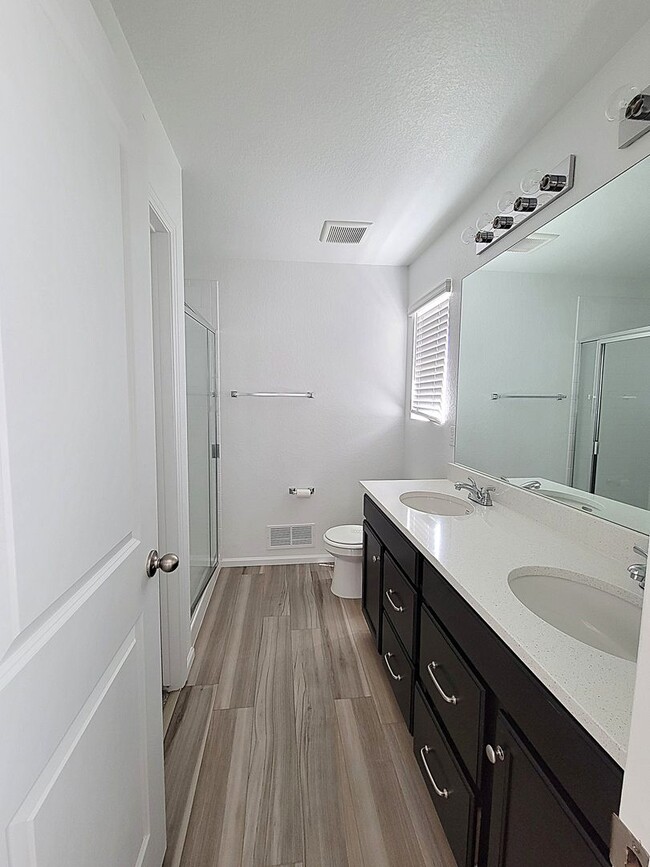 Building Photo - ALL PROSPECTIVE TENANTS MUST SUBMIT A $58 ...