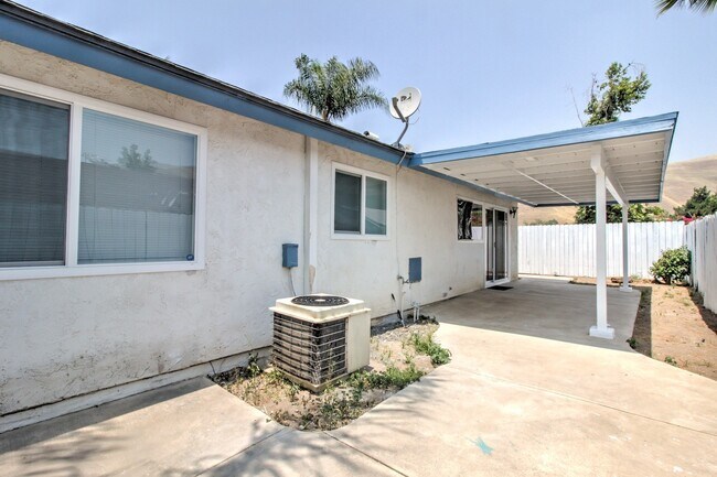 Building Photo - Cozy 3 Bedroom, 2 Bathroom Home by Shandin...