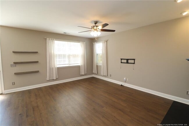Building Photo - 137 Palmdale Ct