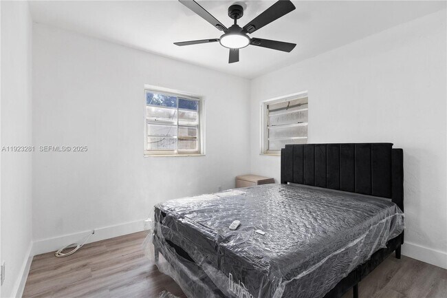 Building Photo - 4030 NW 1st Ave