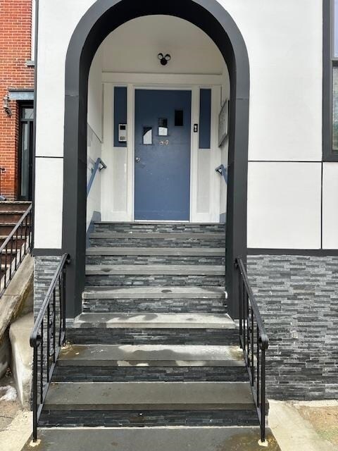 Building Photo - 84 Irving St