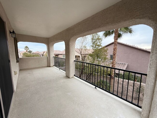 Building Photo - 3/BD 2.5/BA Home in Gated Community with S...