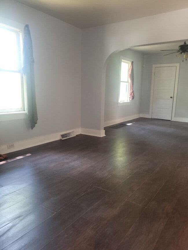 Building Photo - 2529 Jarman St