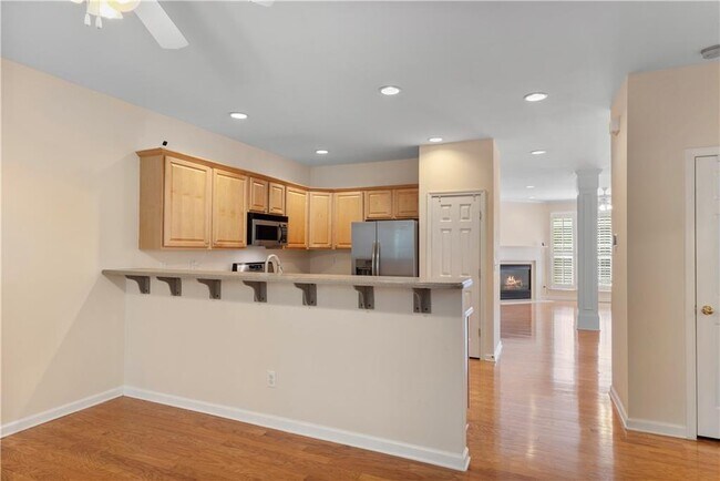 Building Photo - 1886 Greystone Oaks Way