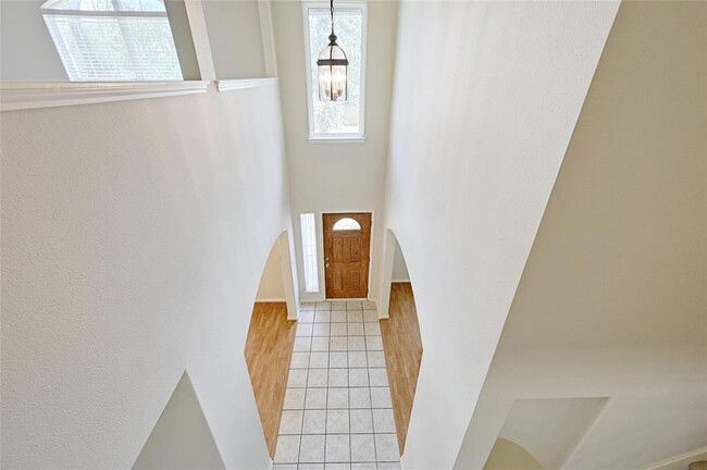 Building Photo - 1230 Heppner Dr