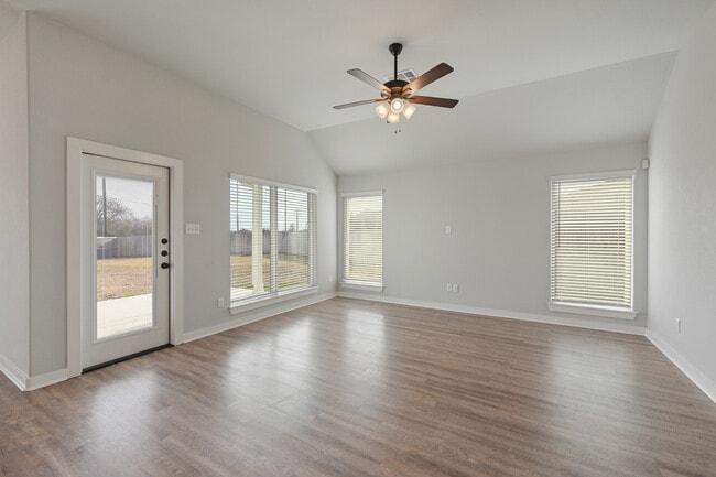 Building Photo - 3401 Alsace Ct