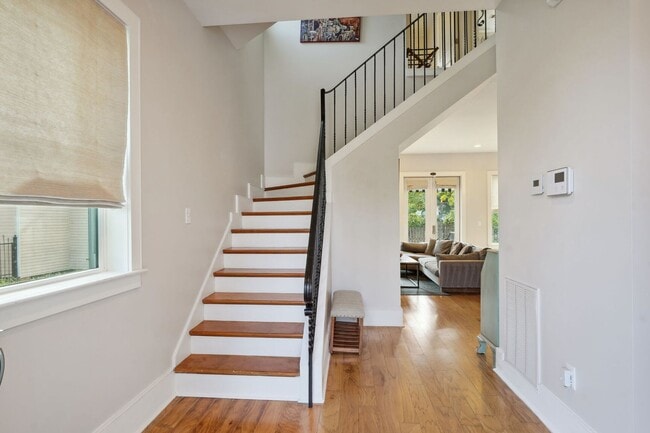 Building Photo - Beautiful Single Family Home