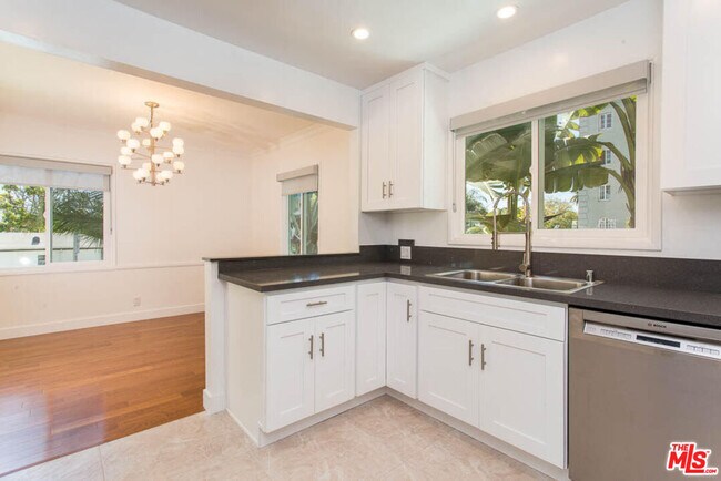 Building Photo - 1204 N Crescent Heights Blvd