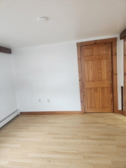 Building Photo - 92 Main St