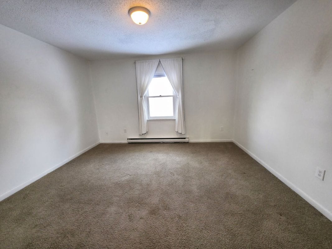 Building Photo - 38 Maxwell Dr