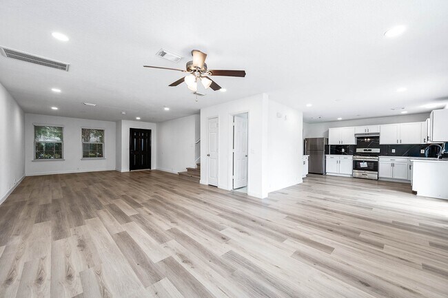 Building Photo - 10218 Dr Peridot Cove