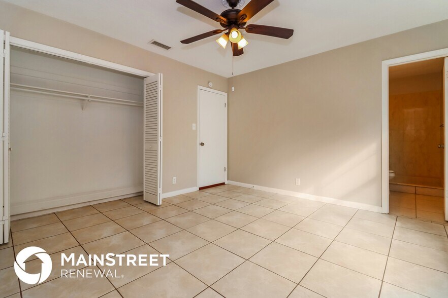 Building Photo - 2258 Village Ct