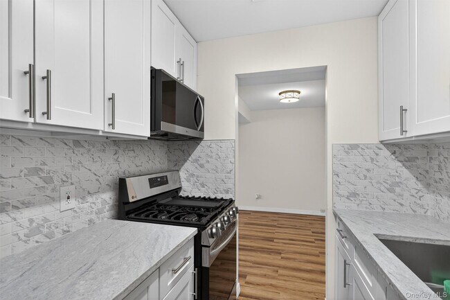 Building Photo - 276 Temple Hill Rd