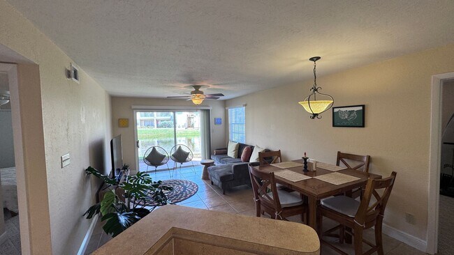 Building Photo - Coastal Living at Its Finest – Stylish 2BR...