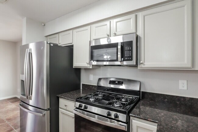 Building Photo - 2571 W Blaine Ct