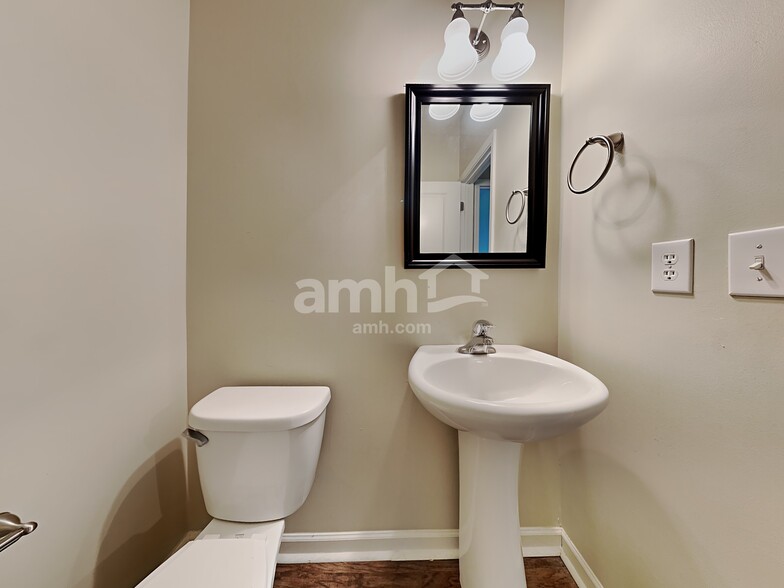 Building Photo - 123 Brookhaven Rd