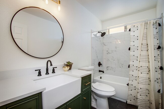 Building Photo - 3 Bedroom, remodeled home in the heart of Joshua Tree