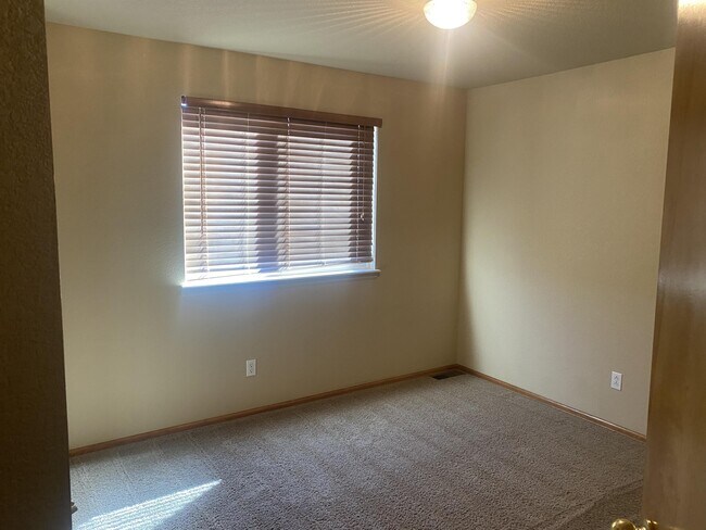 Building Photo - 12140 S Grass River Ct