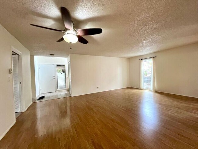 Building Photo - Mililani Town: 4 bed, 2.5 bath House with Den and Large Patio