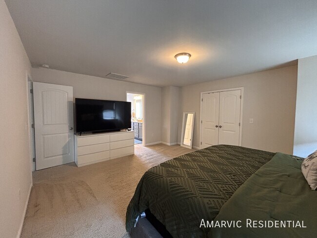 Building Photo - 205 Noble Deer Wy
