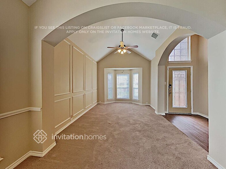 Building Photo - 1817 Fairfax Dr