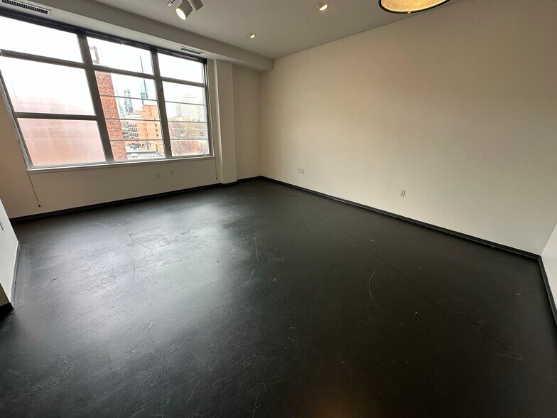 Building Photo - 117 E Berkeley St