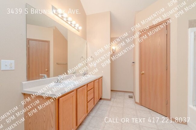 Building Photo - 3439 S Brunswick Ave