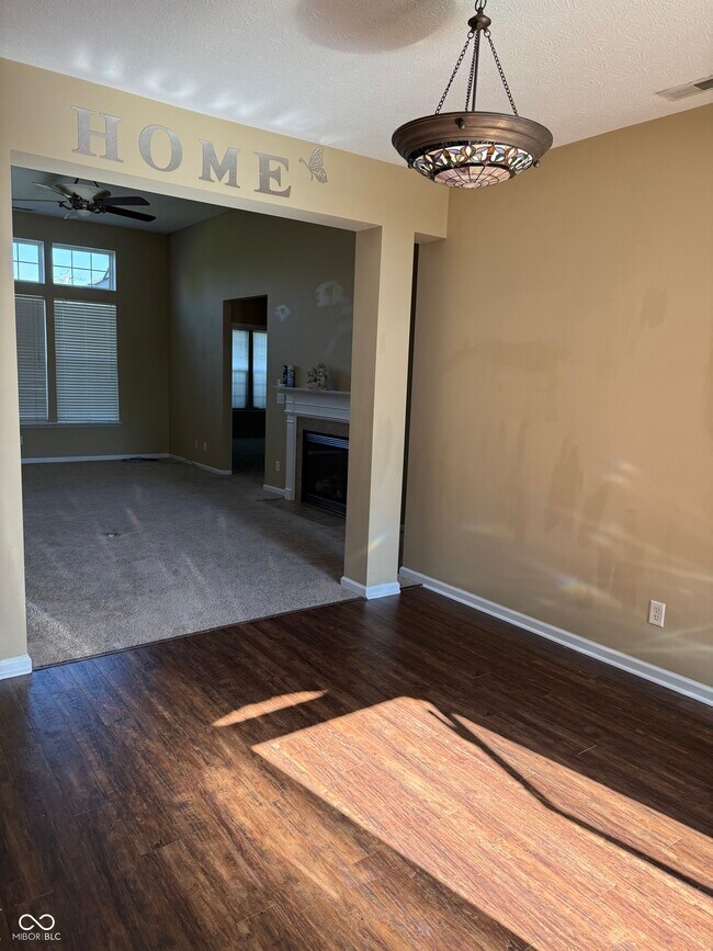 Building Photo - 1055 Woodfield Ct
