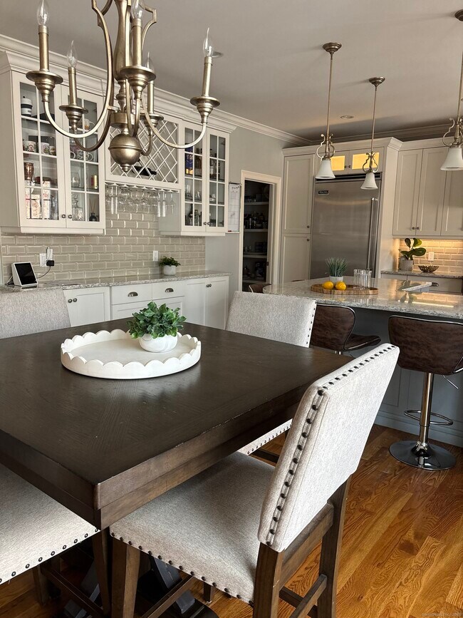 Building Photo - 7 Newcastle Pl