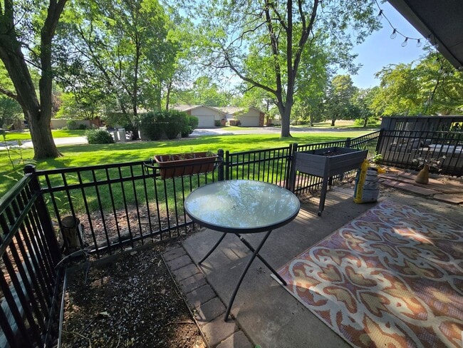 Building Photo - 1541 Adriel Ct