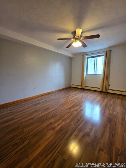 Building Photo - 28 Brentwood St