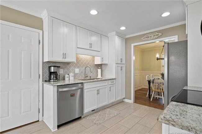Building Photo - 2142 Baywater Dr