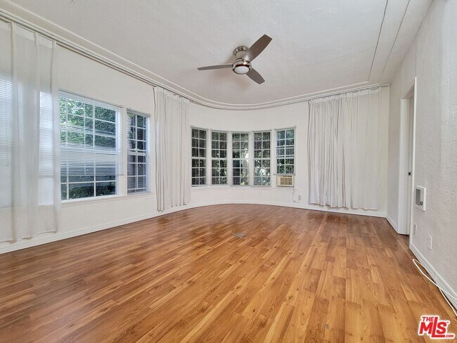 Building Photo - 639 Cochran Ave