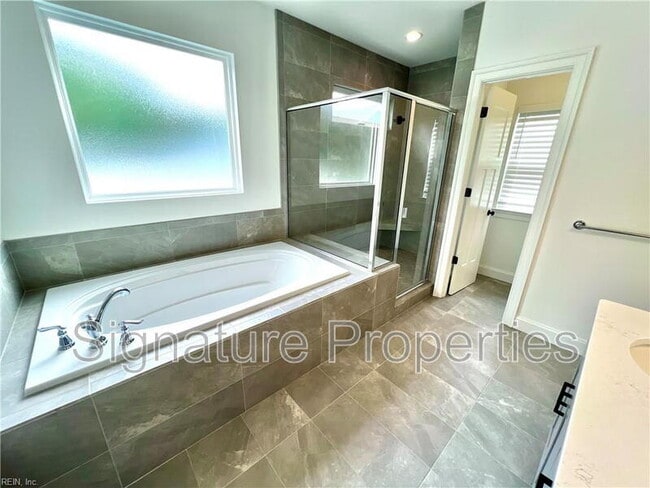 Building Photo - 309 Cairns Rd