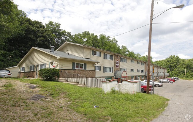 Primary Photo - Somerset On The Hill Apartments