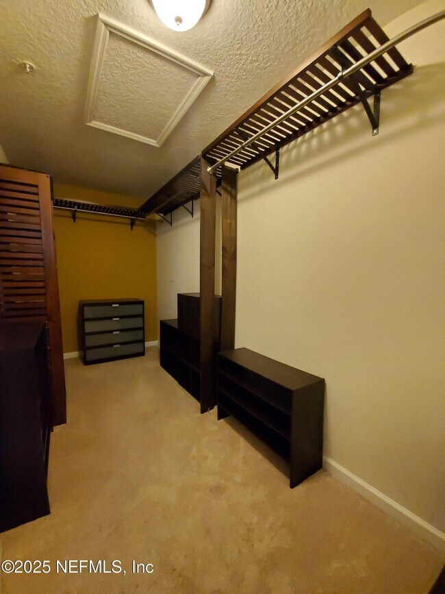 Building Photo - 13 La Paz Wy