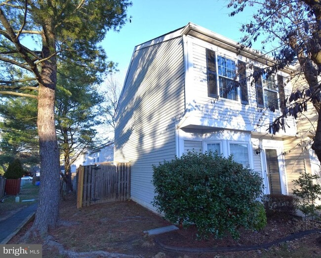 Building Photo - 7001 Old Brentford Rd