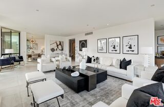 Building Photo - 300 N Swall Dr