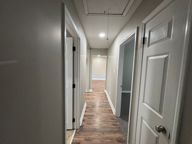 Building Photo - 3546 Debby Dr