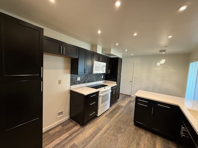 Building Photo - An Updated Leisure Village Home now available