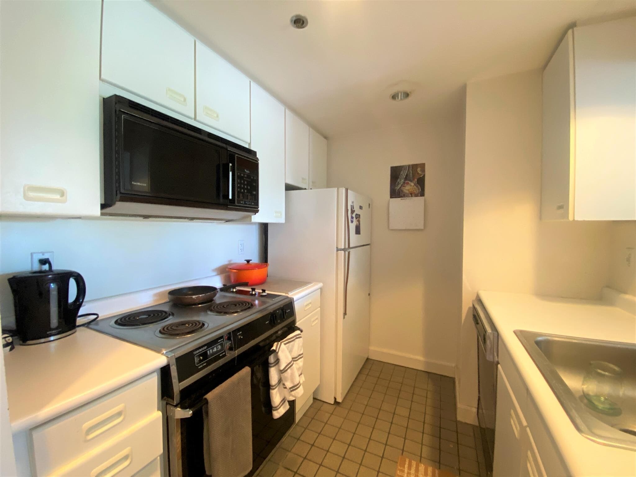 Building Photo - 931 Massachusetts Ave