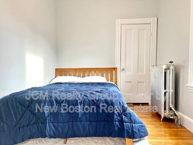 Building Photo - 10 Union Ave