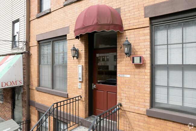 Entrance - 508 GRAND St