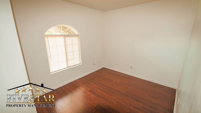 Building Photo - 1733 Pyxis St