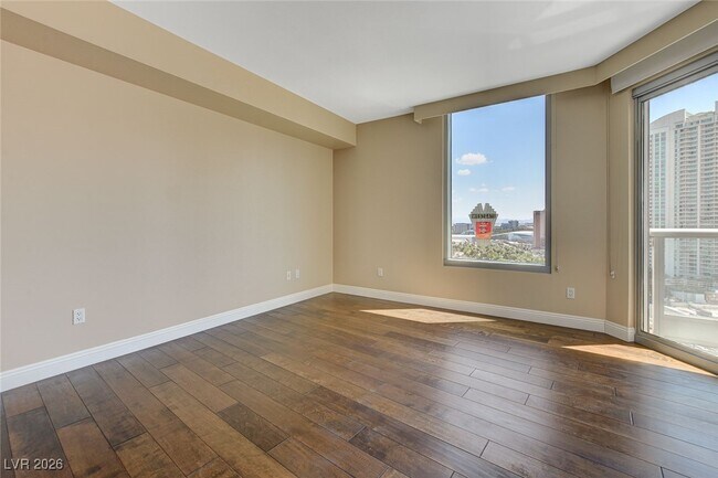 Building Photo - 222 Karen Ave