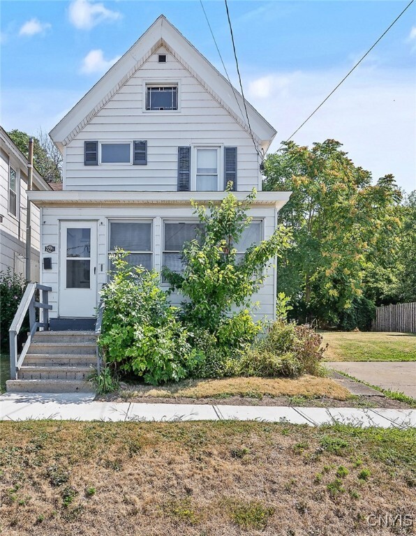 Building Photo - 229 1/2 E 2nd St