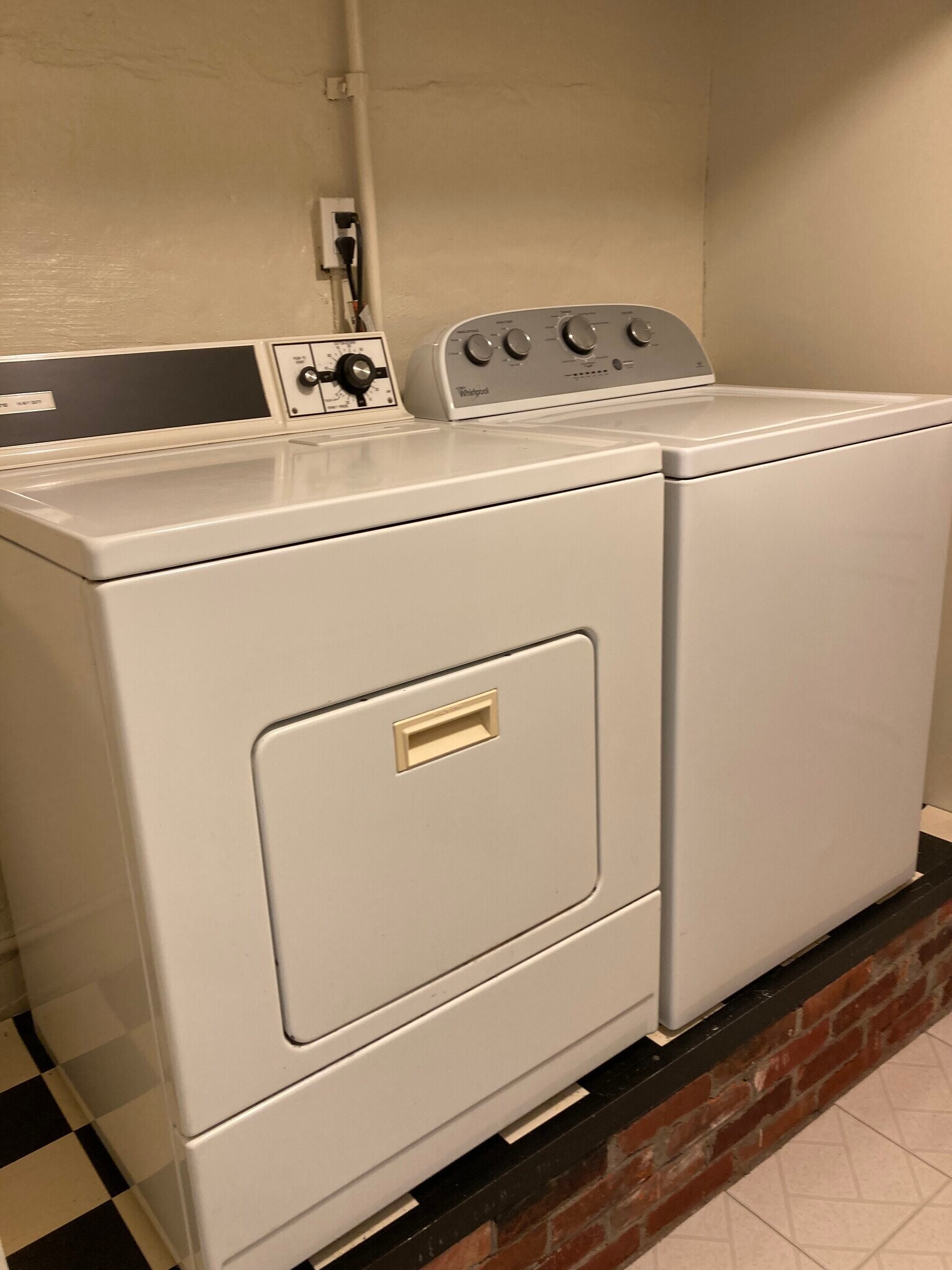 Full-sized washer and dryer - 1142 Battery Ave