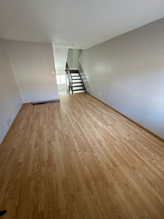 Building Photo - Available January 1st! Spacious 3 Bedroom ...